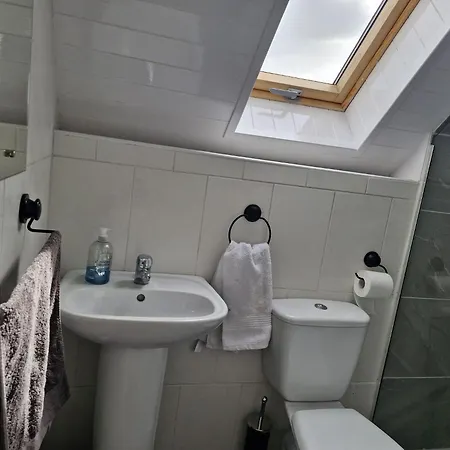 The Mews, بيال ان دا تشاب